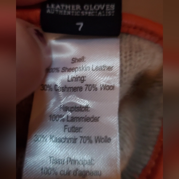 Lambskin & cashmere gloves - Picture 4 of 4